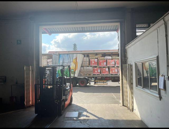 572M² WAREHOUSE TO LET IN NEW GERMANY
